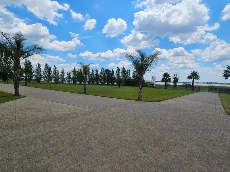 3 Bedroom Property for Sale in Oranjeville Free State